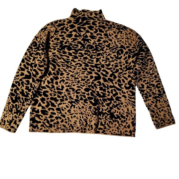 Tahari Animal Print Turtleneck Sweater Womens M Long sleeves for added warmth - Picture 2 of 7
